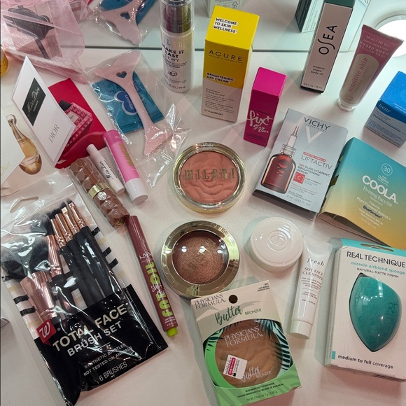 Assorted makeup NEW bundle - Picture 4 of 5